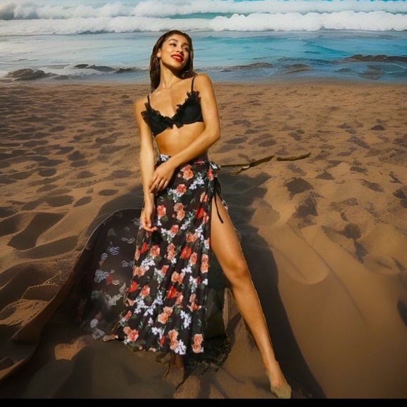 Beautiful Floral OSFM Open Up & Tie On Side Slit 4 Legs Swimsuit/Beach/Cover Up - Picture 1 of 9